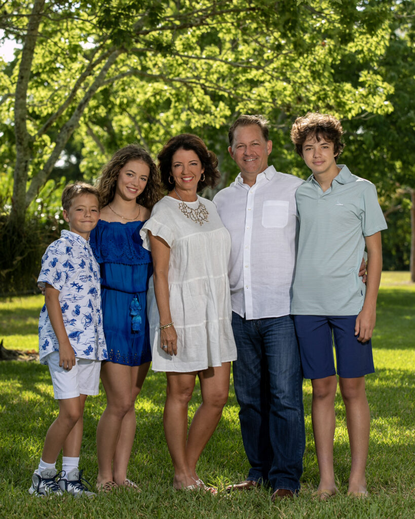 : Family photo session outdoors Palm Beach Gardens Paul Marino Photography